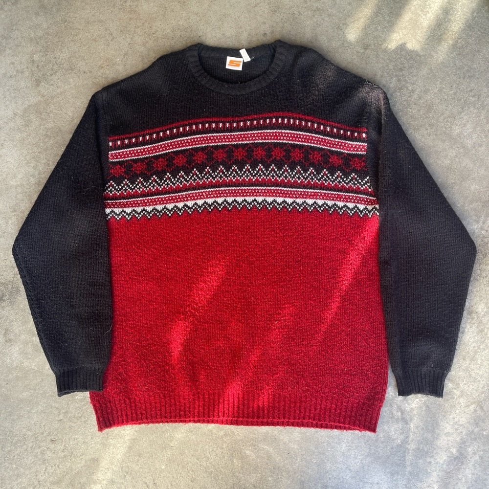 RARE VINTAGE 2000s y2k RED STRIPED MULTICOLORED SIDEOUT SKATER INDIE SWEATER